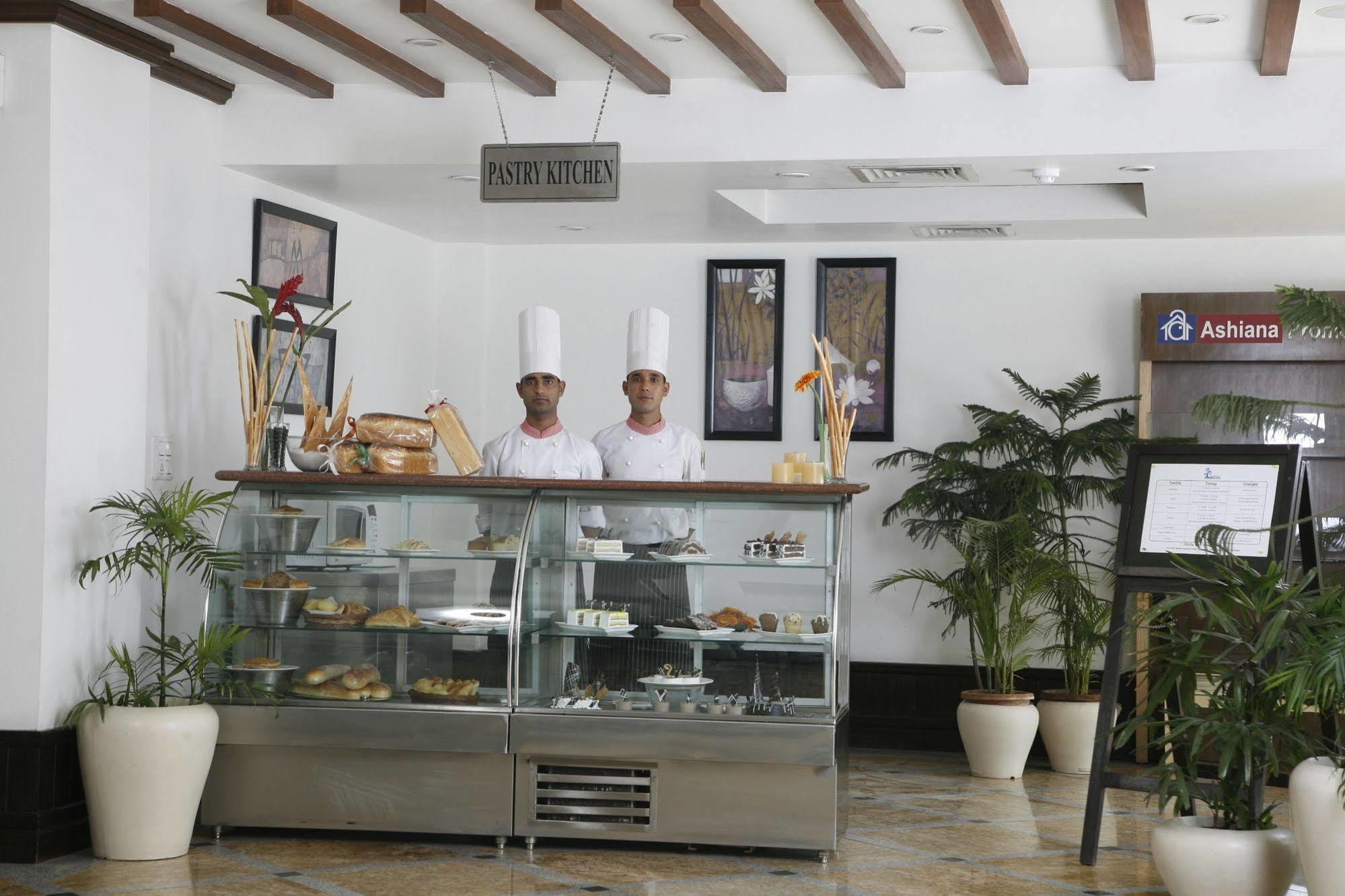 Treehouse Hotel Club & Spa Dharuhera Ngoại thất bức ảnh