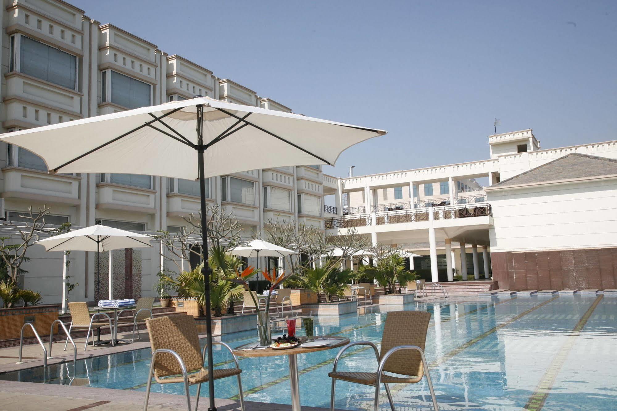 Treehouse Hotel Club & Spa Dharuhera Ngoại thất bức ảnh